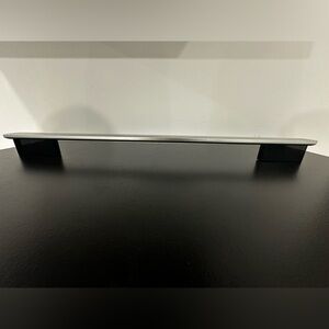 MIELE REFRIGERATOR HANDLE 22”      No. 5224.